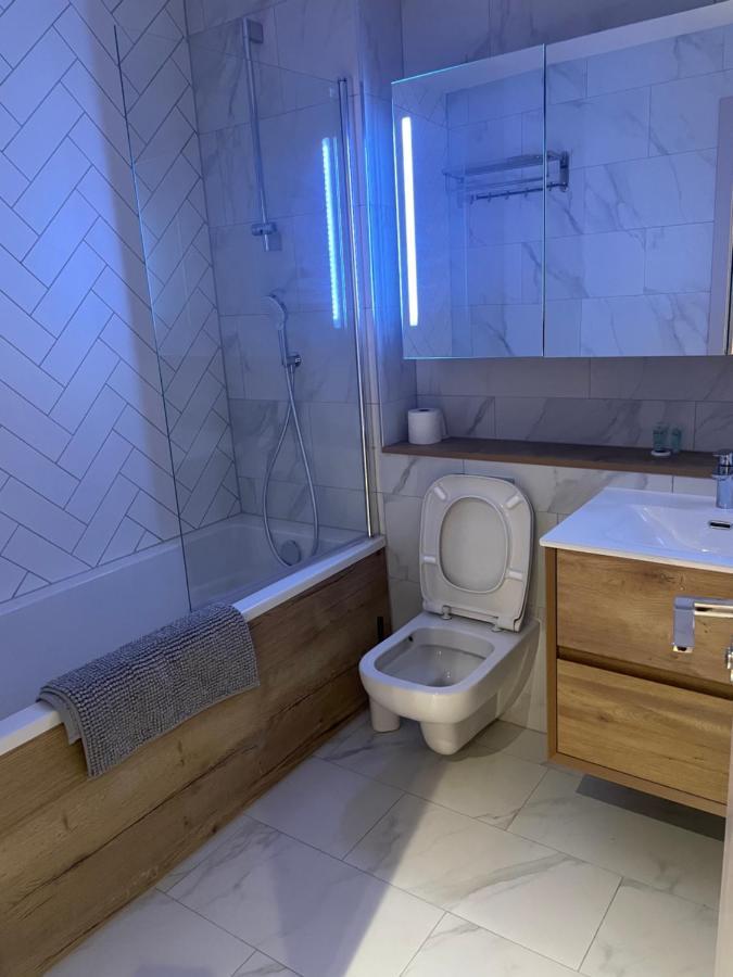 M1 City Centre 3 Bed 3 Bath Luxe Penthouse マンチェスター エクステリア 写真