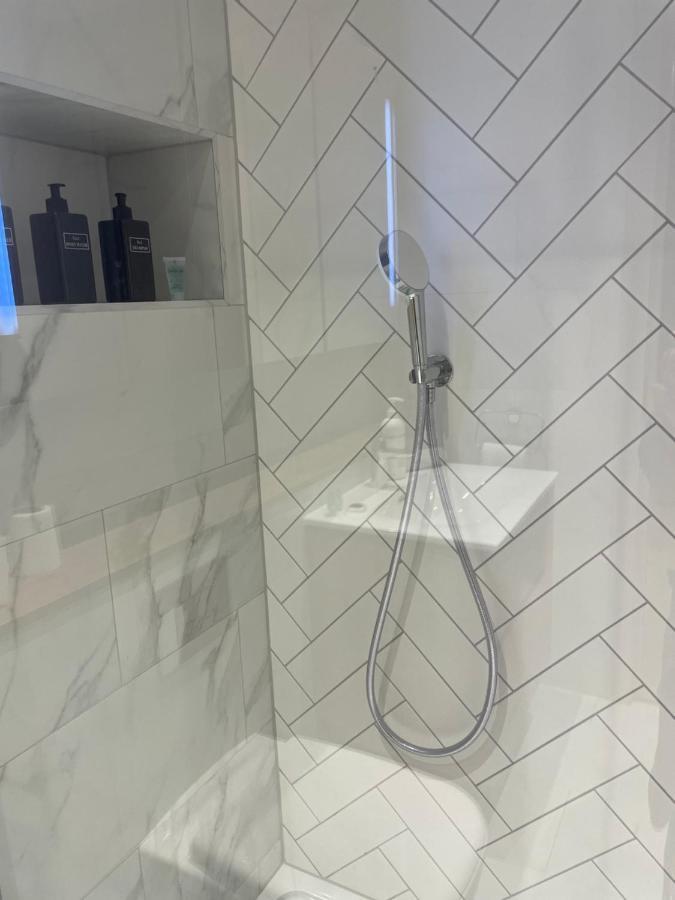 M1 City Centre 3 Bed 3 Bath Luxe Penthouse マンチェスター エクステリア 写真