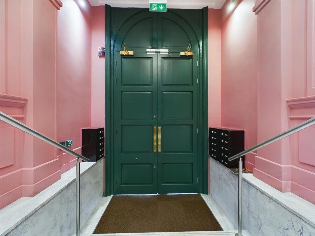 M1 City Centre 3 Bed 3 Bath Luxe Penthouse マンチェスター エクステリア 写真