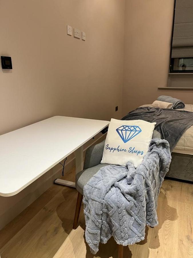 M1 City Centre 3 Bed 3 Bath Luxe Penthouse マンチェスター エクステリア 写真