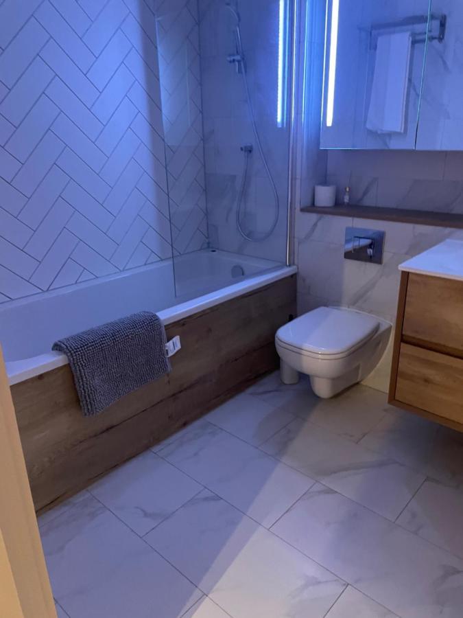 M1 City Centre 3 Bed 3 Bath Luxe Penthouse マンチェスター エクステリア 写真