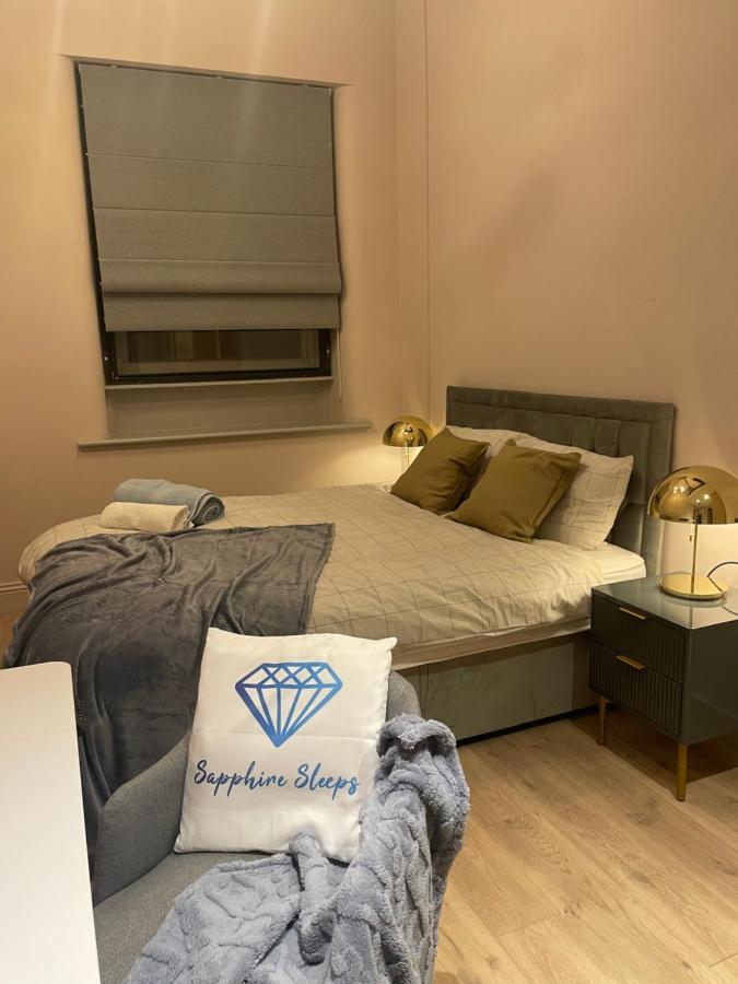M1 City Centre 3 Bed 3 Bath Luxe Penthouse マンチェスター エクステリア 写真