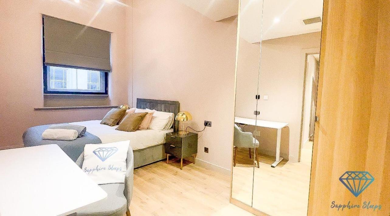 M1 City Centre 3 Bed 3 Bath Luxe Penthouse マンチェスター エクステリア 写真