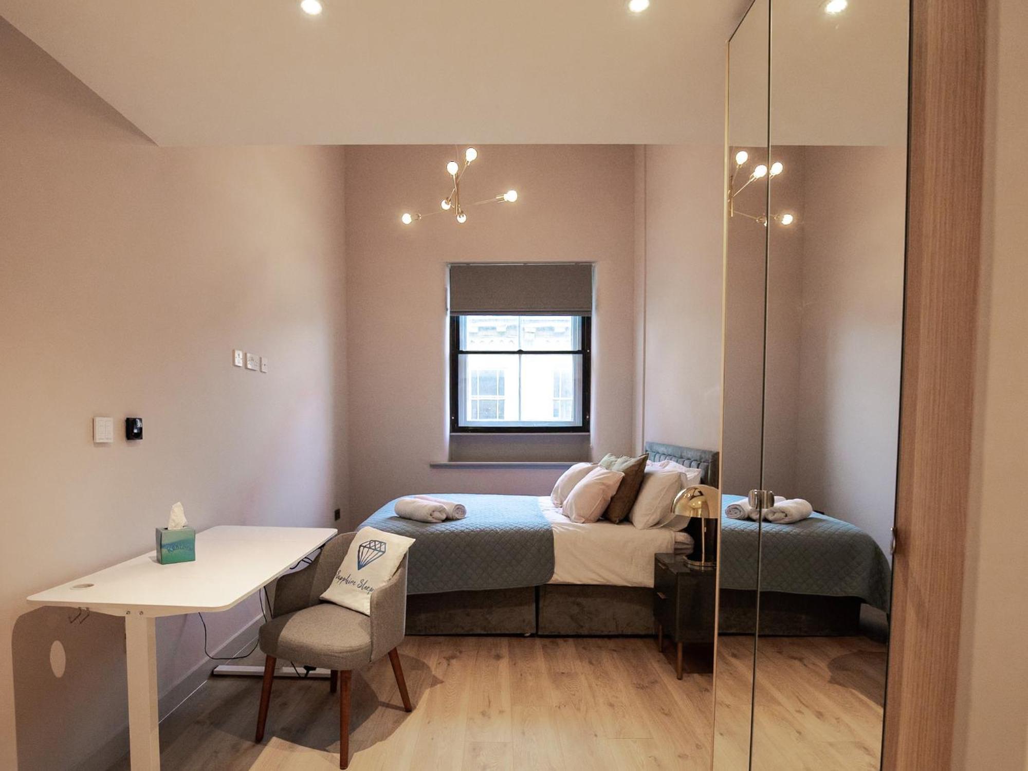 M1 City Centre 3 Bed 3 Bath Luxe Penthouse マンチェスター エクステリア 写真