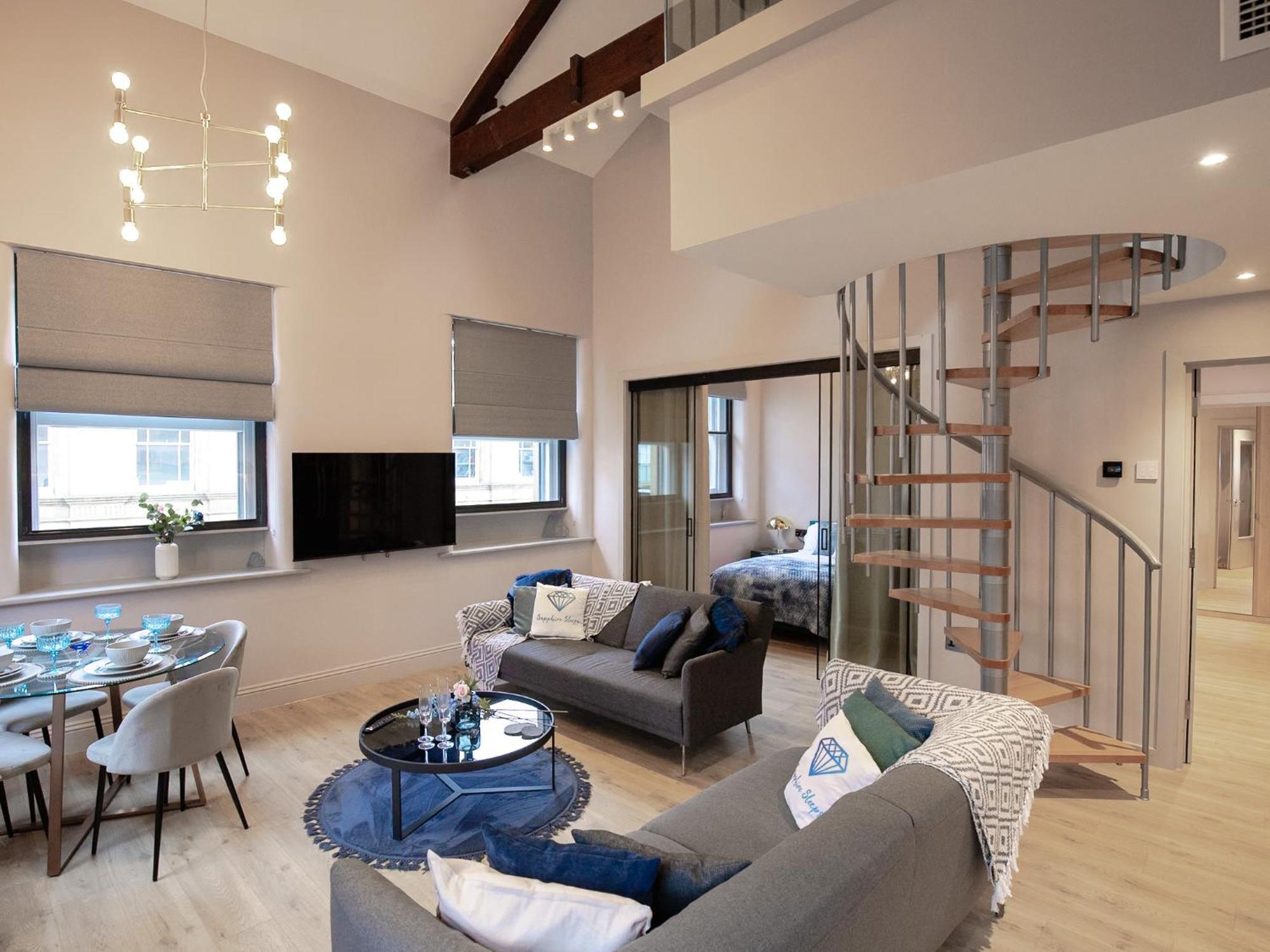 M1 City Centre 3 Bed 3 Bath Luxe Penthouse マンチェスター エクステリア 写真