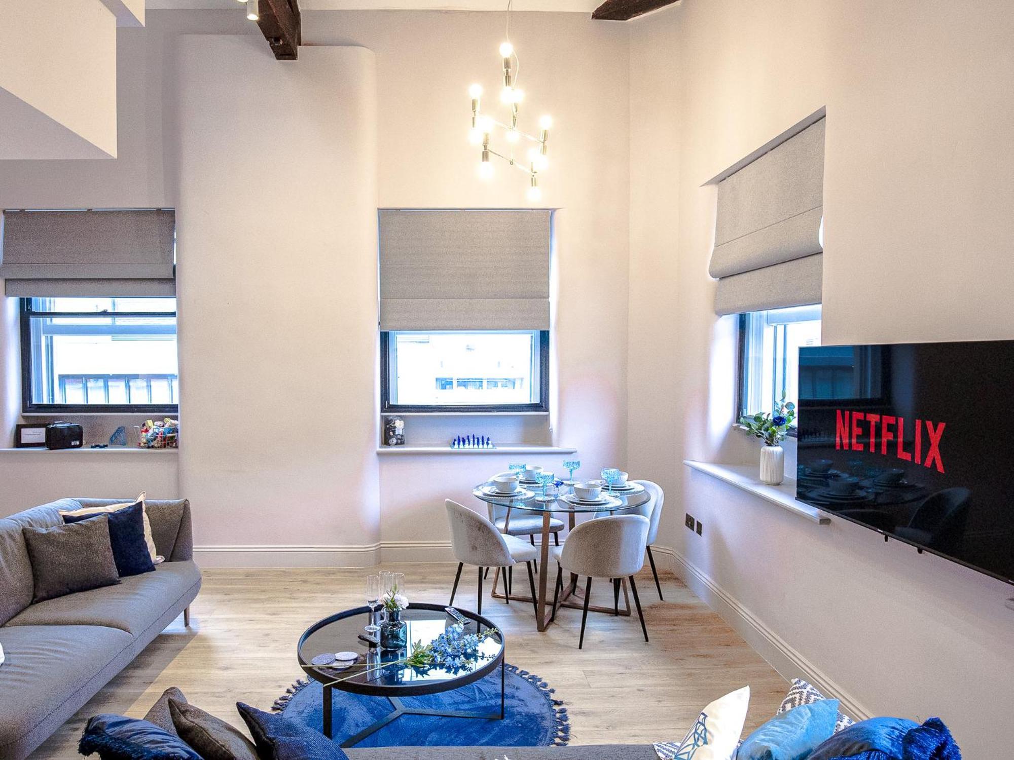 M1 City Centre 3 Bed 3 Bath Luxe Penthouse マンチェスター エクステリア 写真