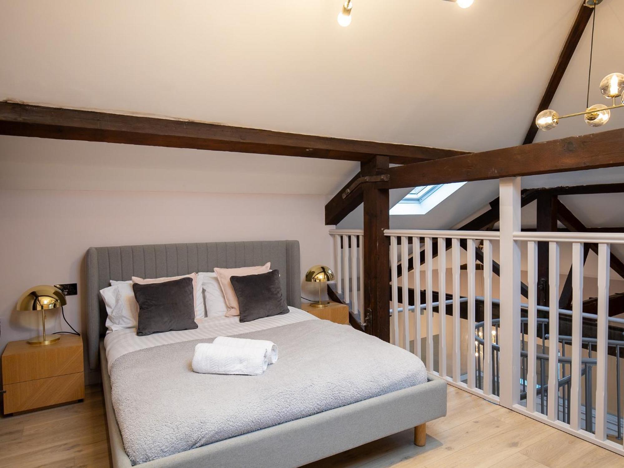 M1 City Centre 3 Bed 3 Bath Luxe Penthouse マンチェスター エクステリア 写真